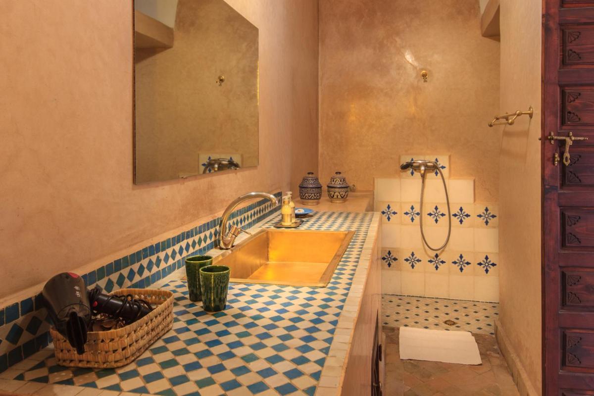 Riad Nabila - Housity