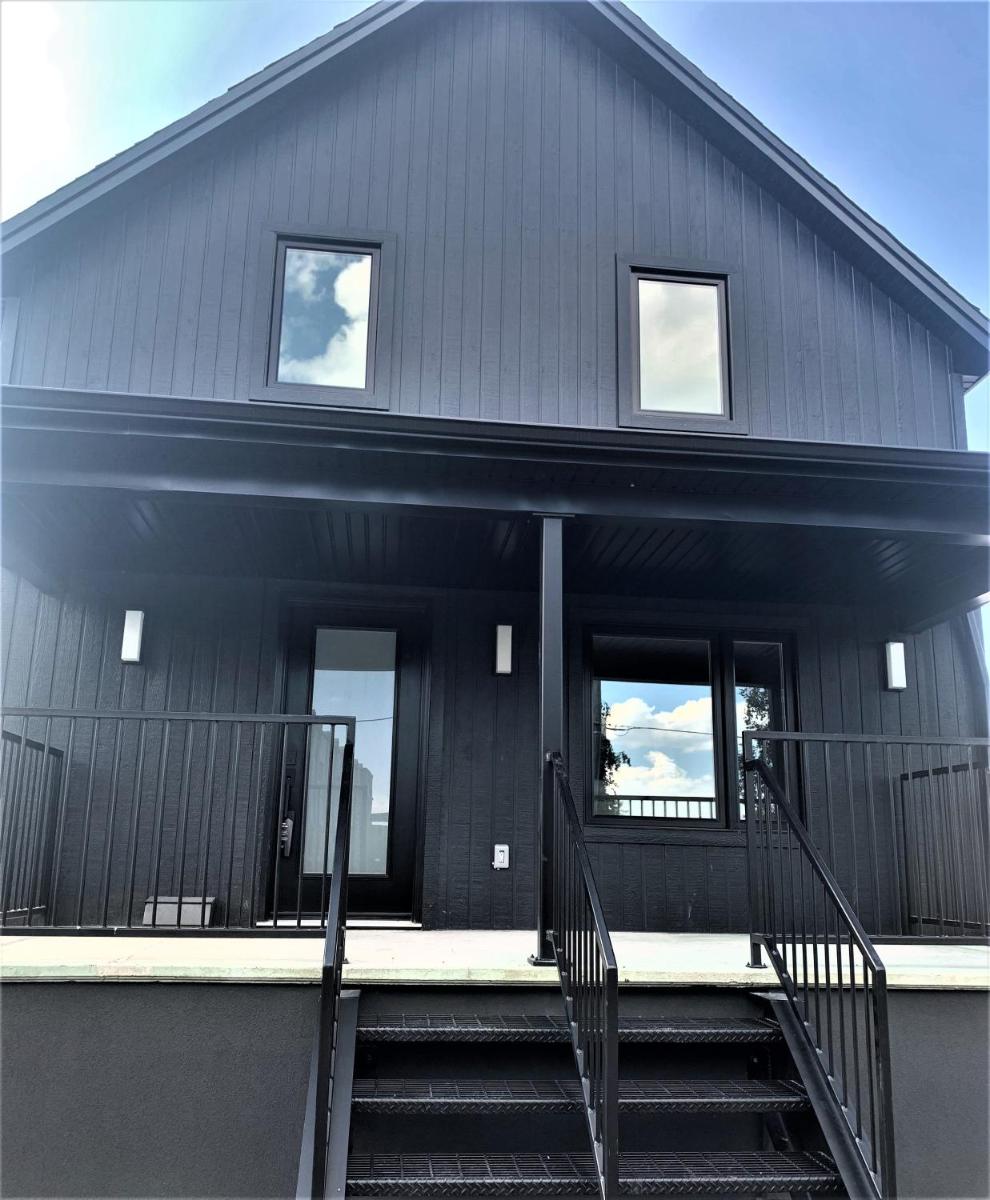 Clifton Hill Luxury Home - Housity