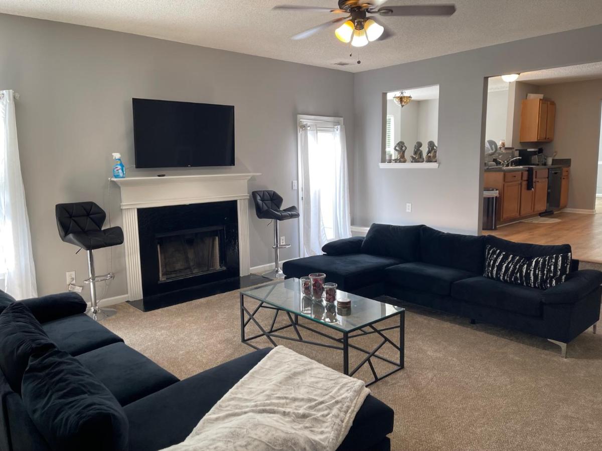 CLOSE TO ATLANTA &amp; SIX FLAGS - Housity