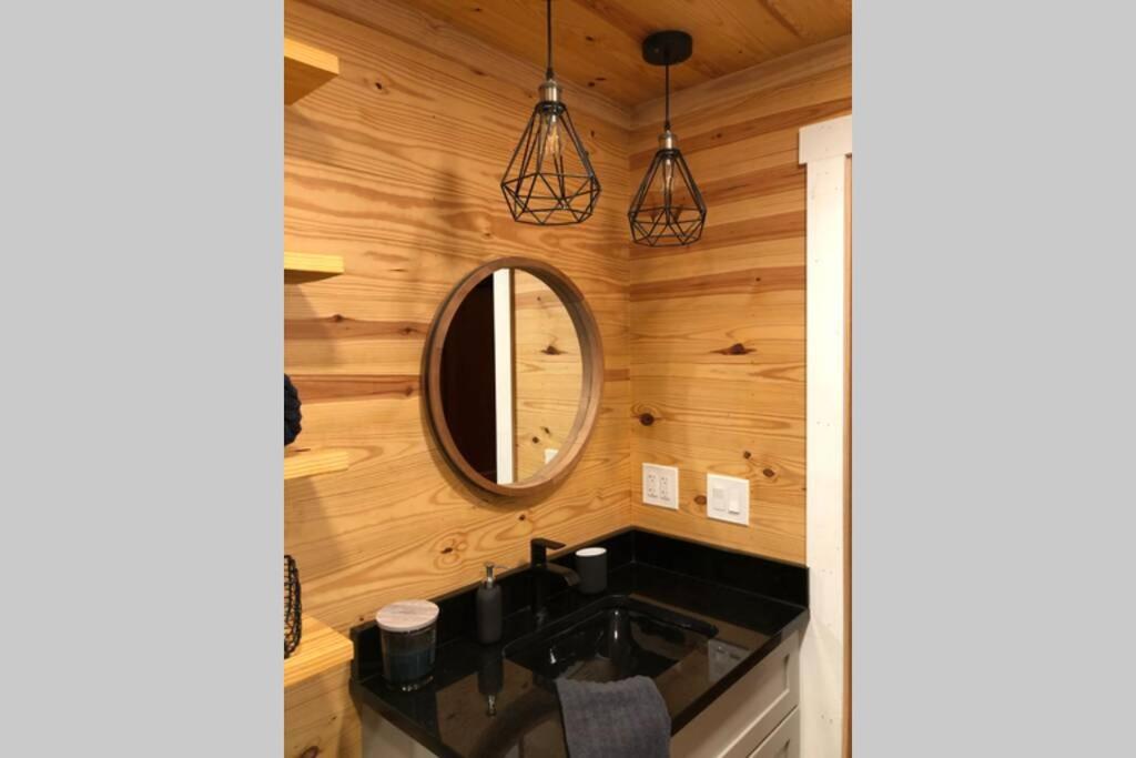 1912 Luxury Modern Carriage House - Housity