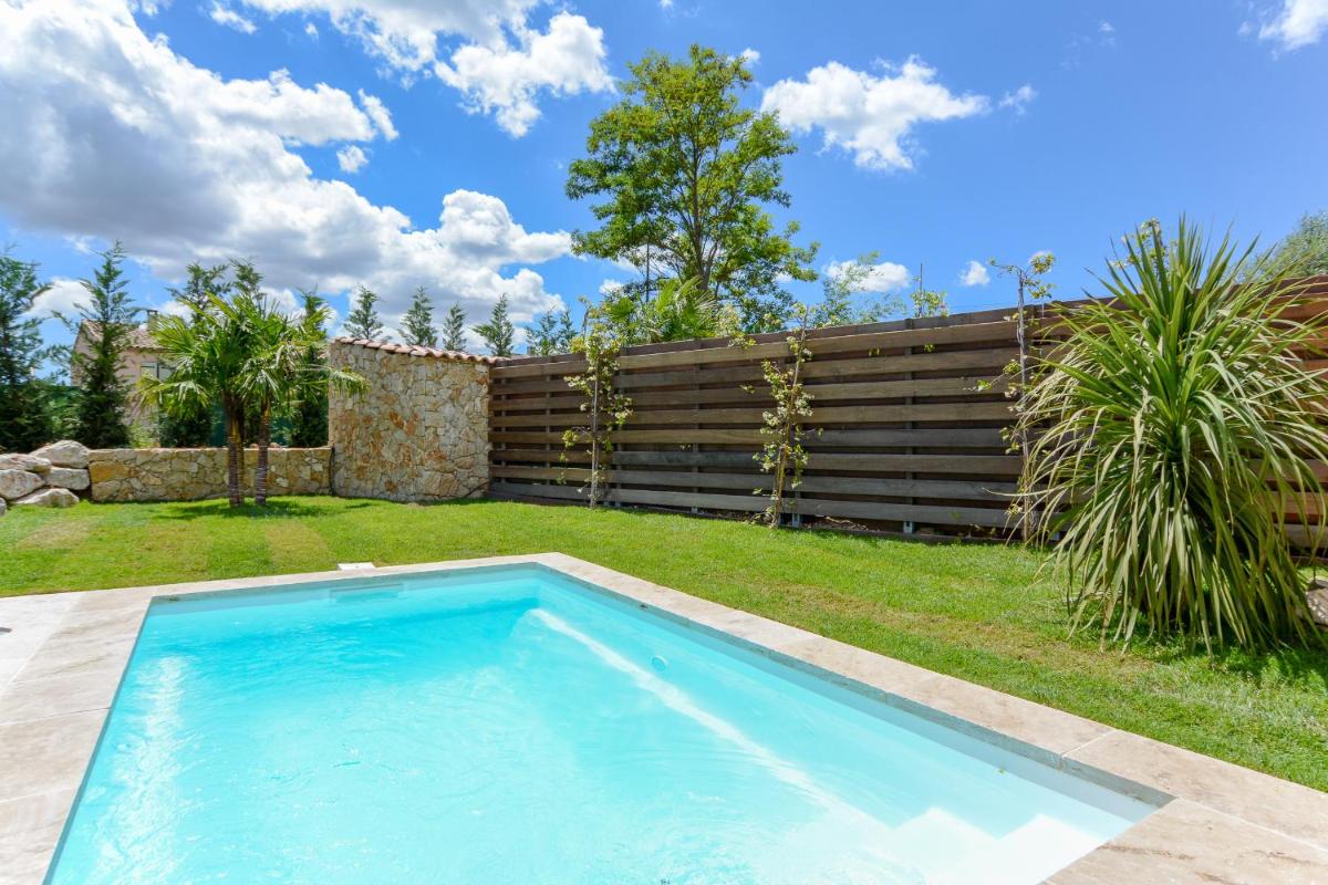 Villa T2 indépendante Piscine privée Jardin - Housity