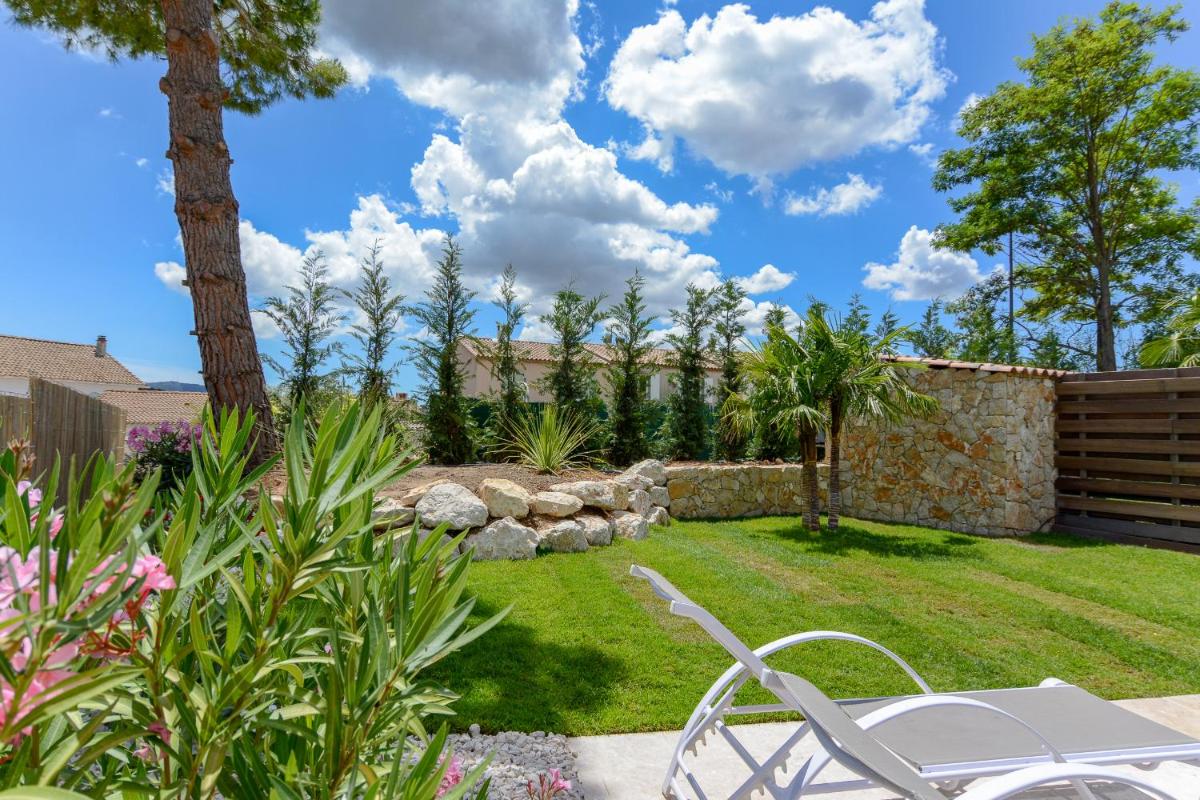 Villa T2 indépendante Piscine privée Jardin - Housity