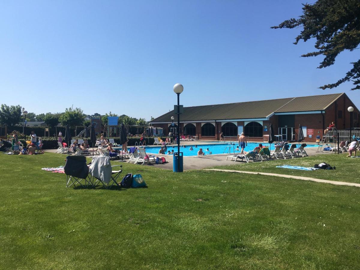 3 Bed Luxury Mobile Home Hoburne Park Christchurch - Housity