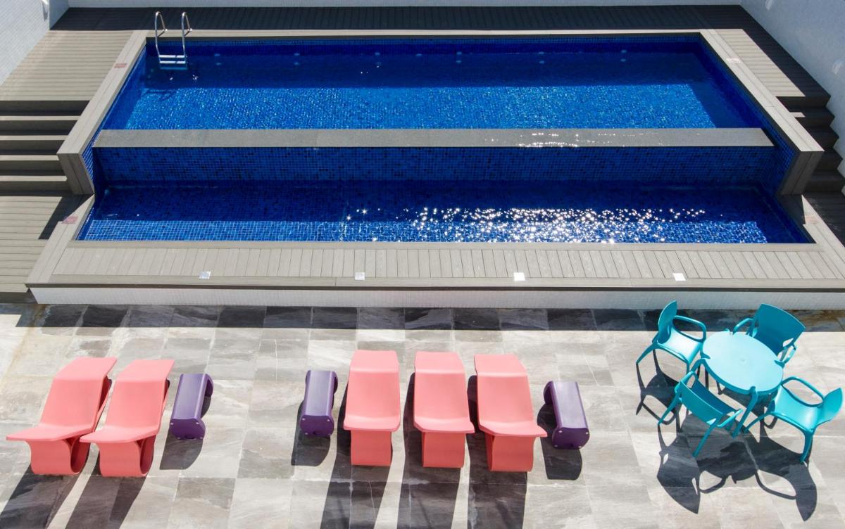 Ibis Styles Balneário Camboriú - 1 Quadra do Mar - Housity