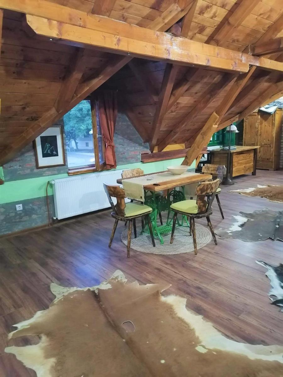 Kućerak X - Housity