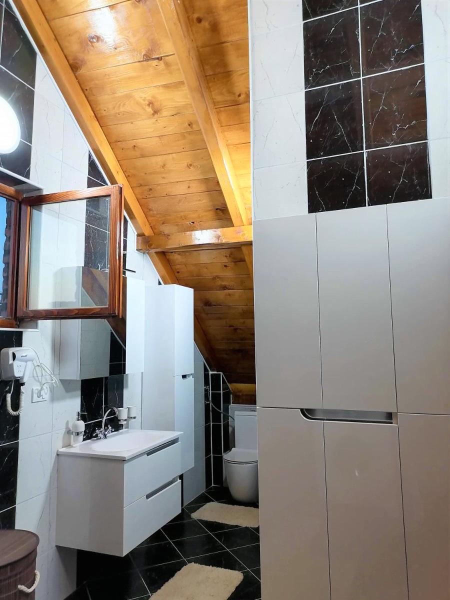 Kućerak X - Housity
