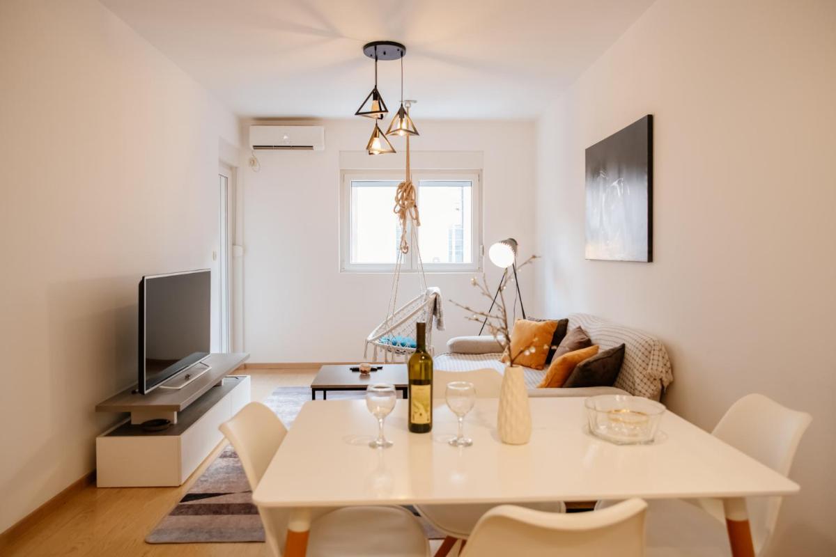 Modern, Work-friendly Apartment, City Kvart - Housity