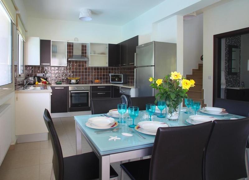 Michelle 8 - Housity