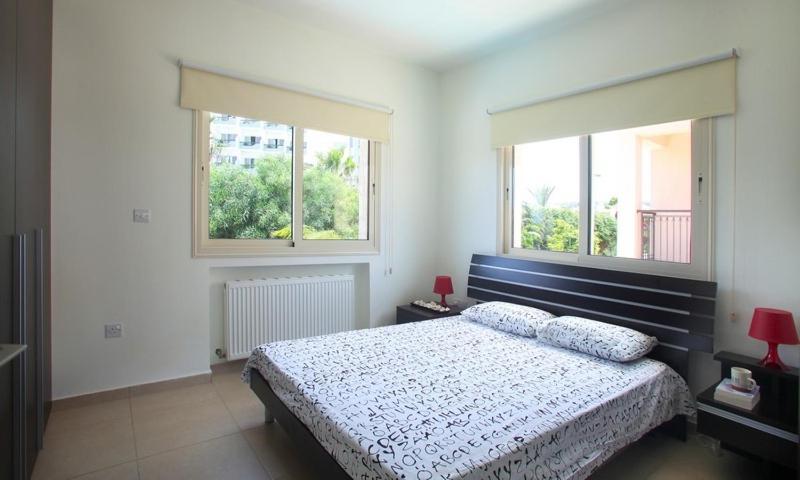 Michelle 8 - Housity