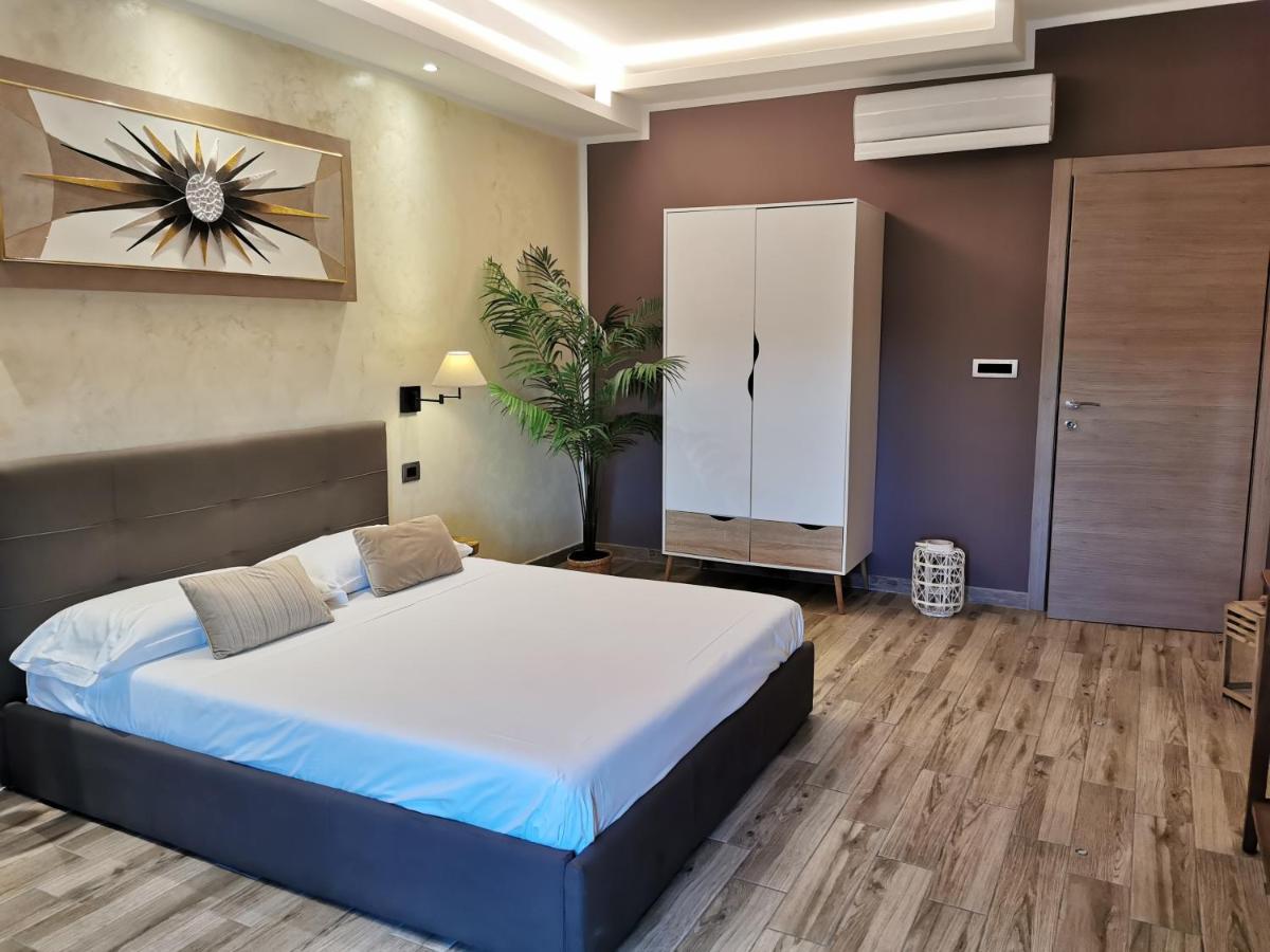 Suitetrails - TORINO VACANCY 3 - Elegant & Romantic house with a view of Piazza Vittorio/Gran Madre