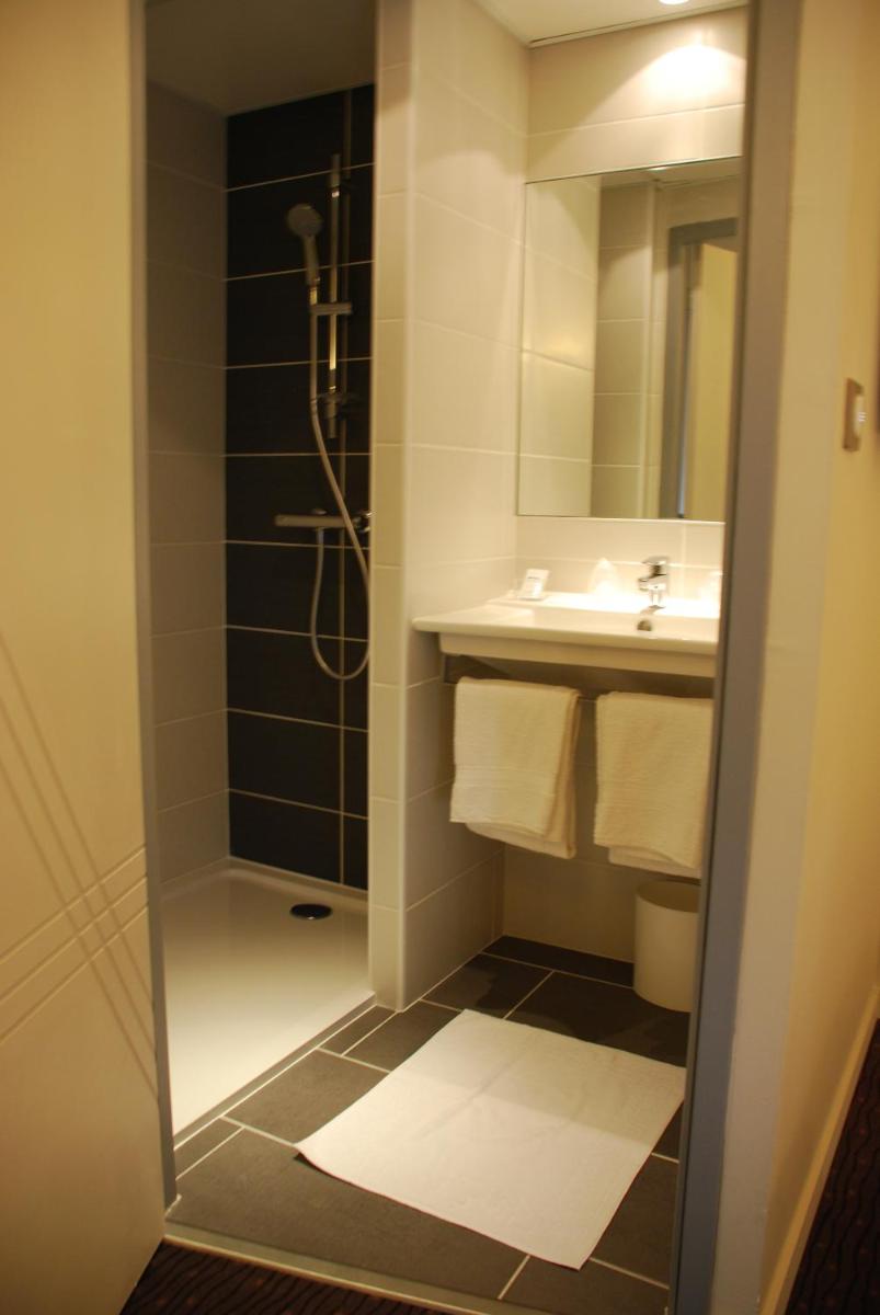 Ruthenium Hotel - Housity