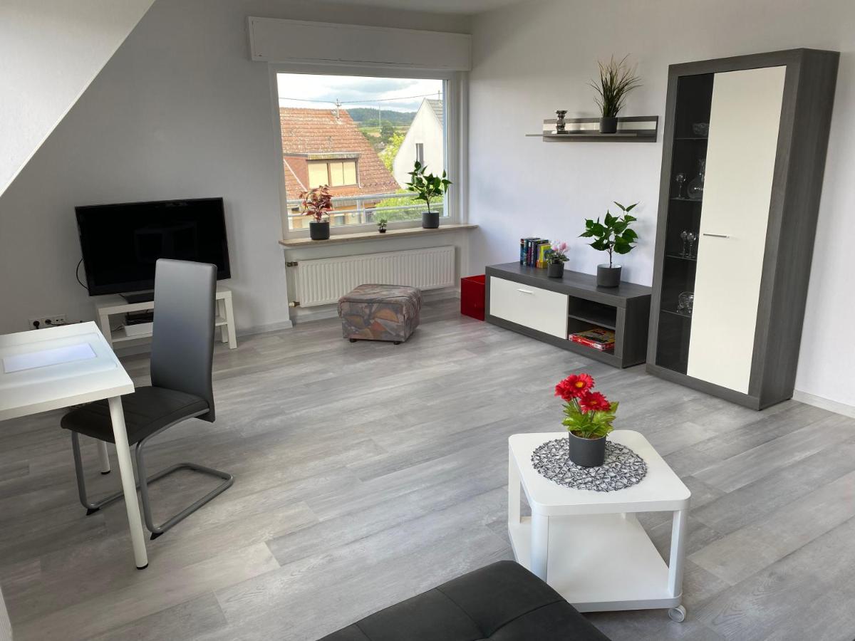 Helle moderne Ferienwohnung, Nähe Koblenz am Rhein - Housity