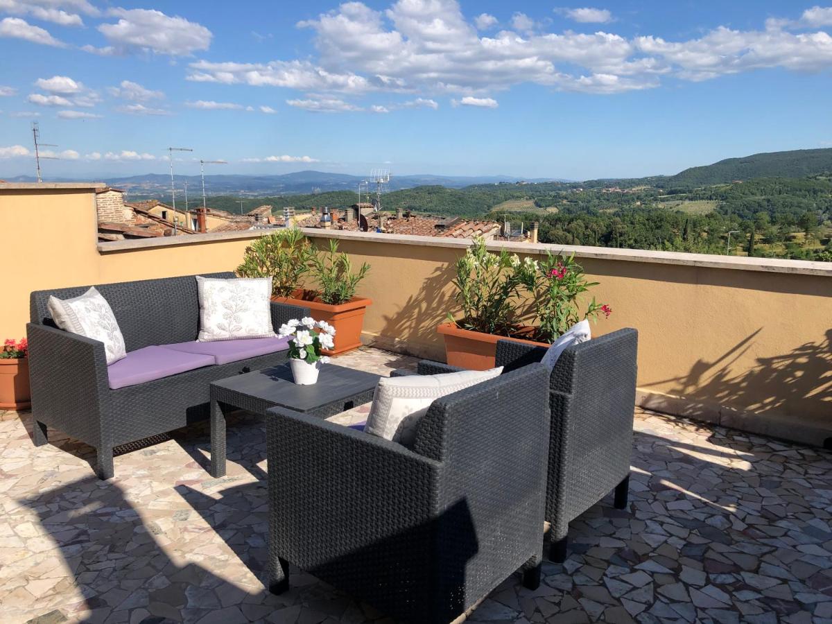 Two Bedroom Apartment in Montepulciano - Hizvo