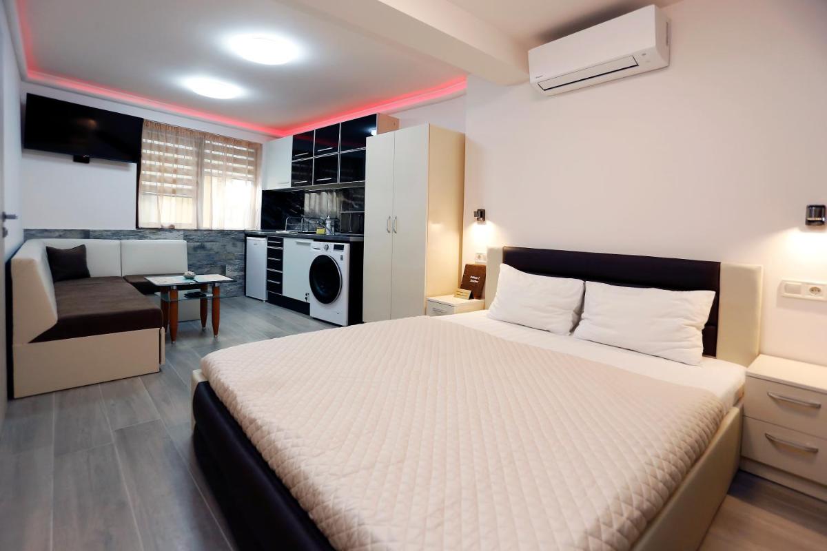Deluxe 2 Studios City Center - Housity