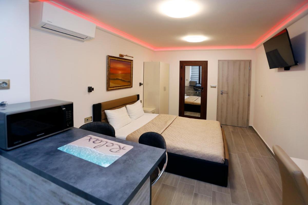 Deluxe 2 Studios City Center - Housity