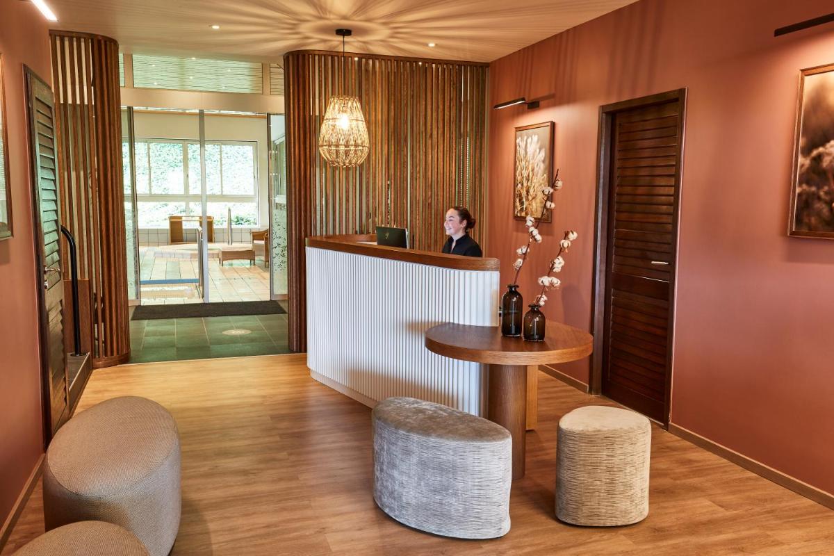 Photo de la galerie de l'établissement Hôtel Ermitage, à Évian-les-Bains