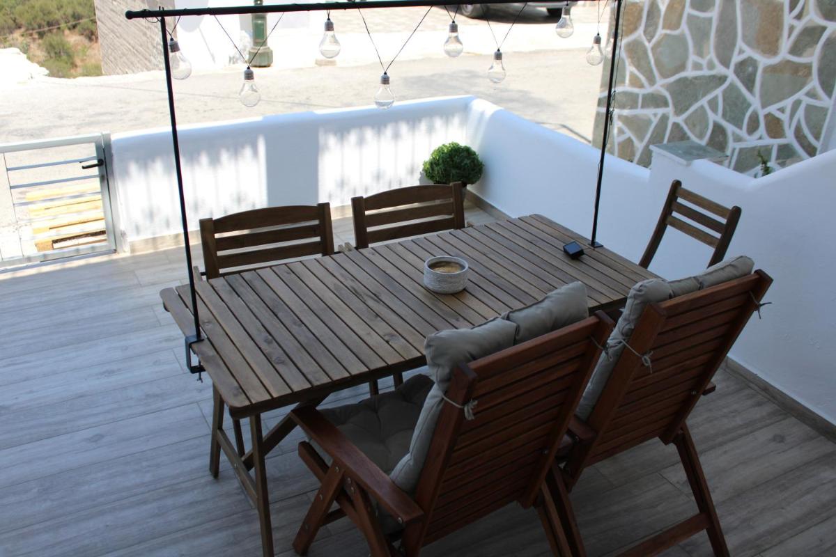 Sea and Sky - Kythnos. Vintage House - Housity