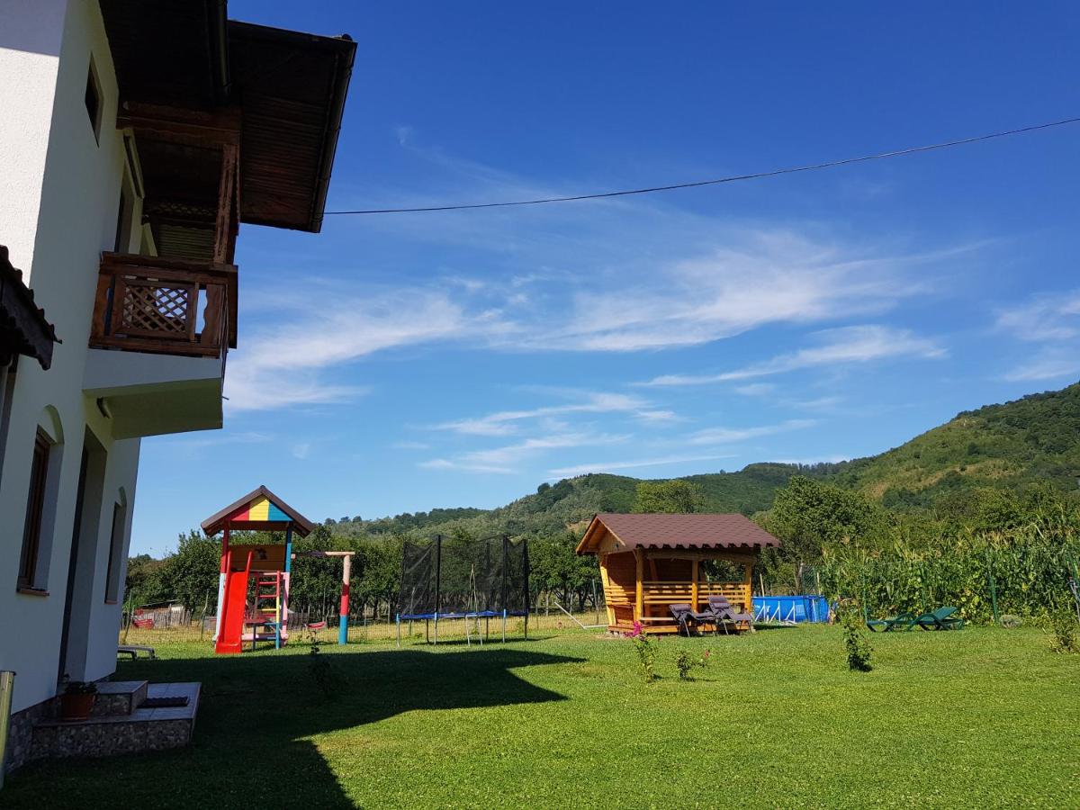 La Bunicu - Housity