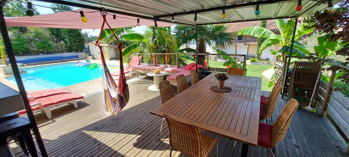 Maison avec piscine chauffée et pool house - Housity