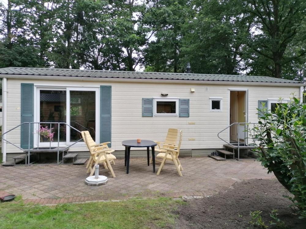 Chalet 4-6 Personen Epe F15 Van alle gemakken voorzien Max aantal volwassen personen bedraagt 4 - Housity