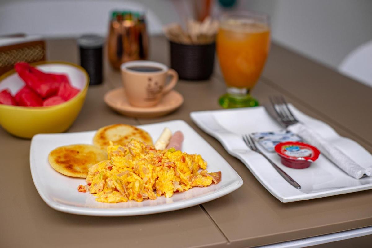 HOTEL LA VIEJA SARA RIOHACHA - Housity