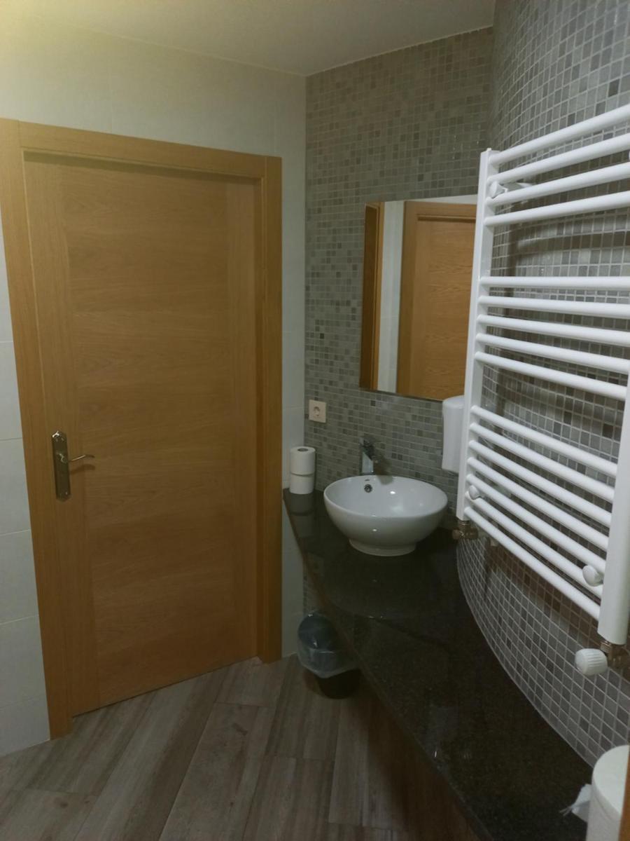 Hostal Carpinteiras - Housity