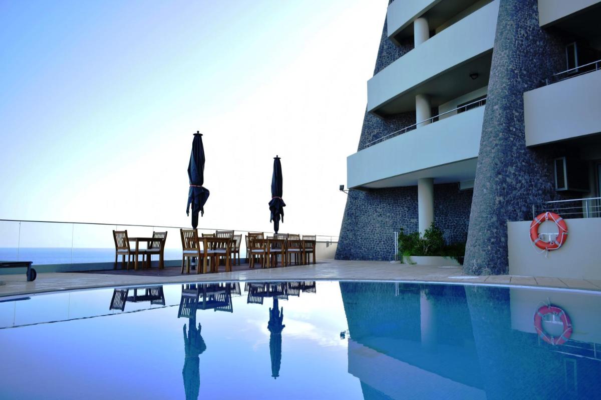 A piscina em ou perto de Madeira Regency Cliff - Adults Only