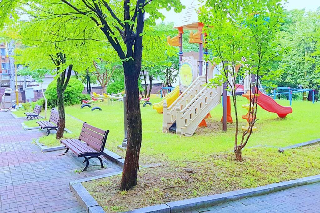 Suitetrails - Room in front of Jeonbuk UNIV C-201