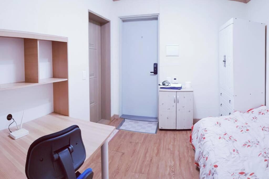 Suitetrails - Room in front of Jeonbuk UNIV C-201