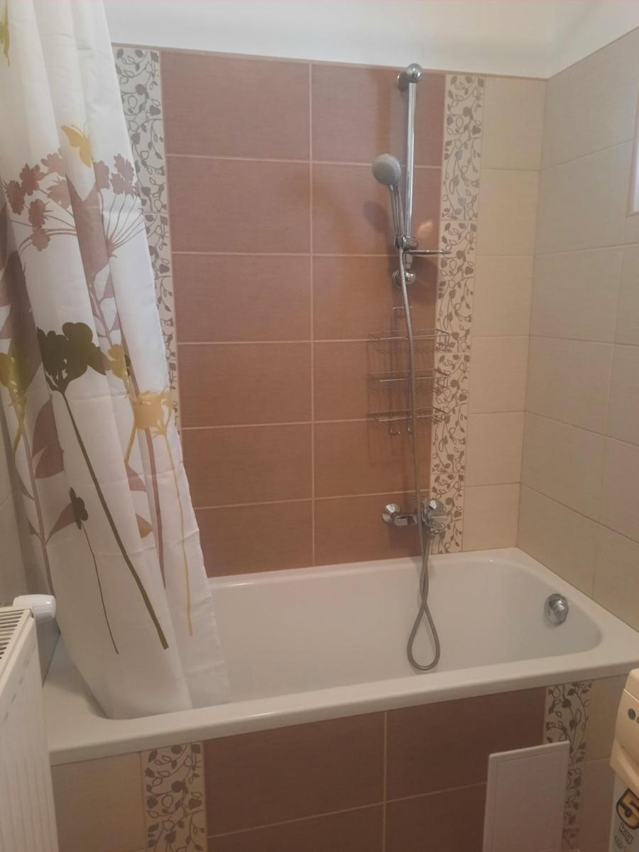 Lívia Apartman Hévíz - Housity
