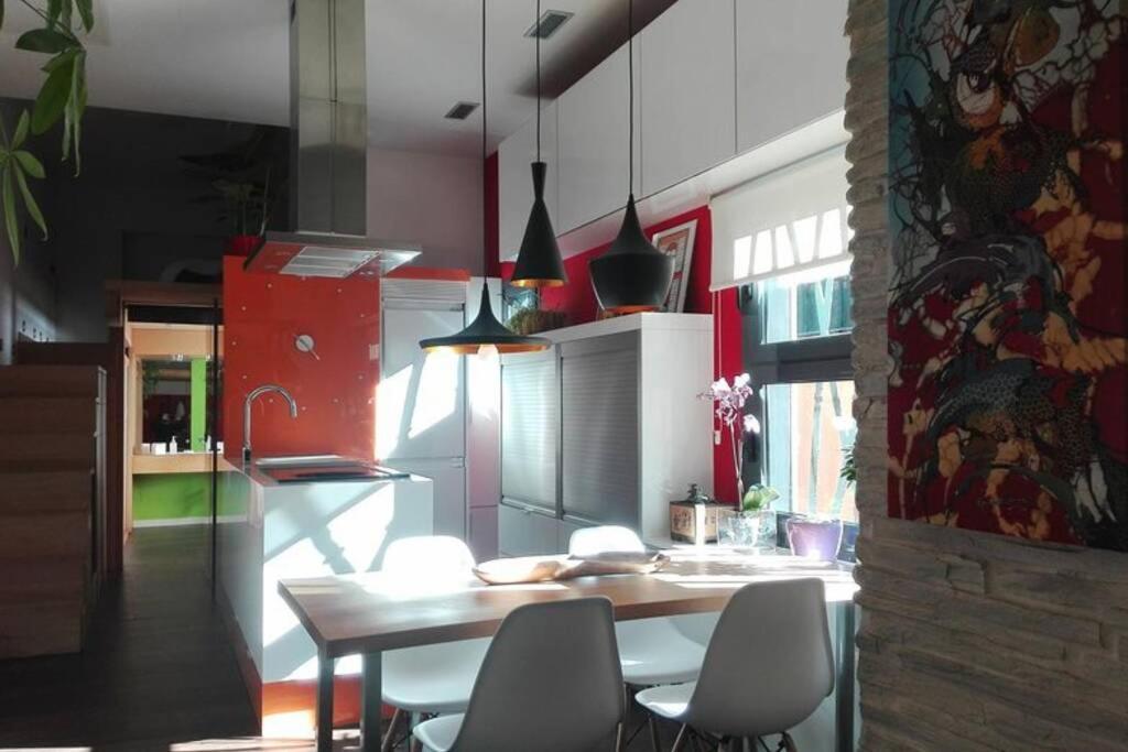 Cozy designer apart / Acogedor apartamento de diseño ● WiFi - Jacuzzi - A/C SteamSauna - Housity