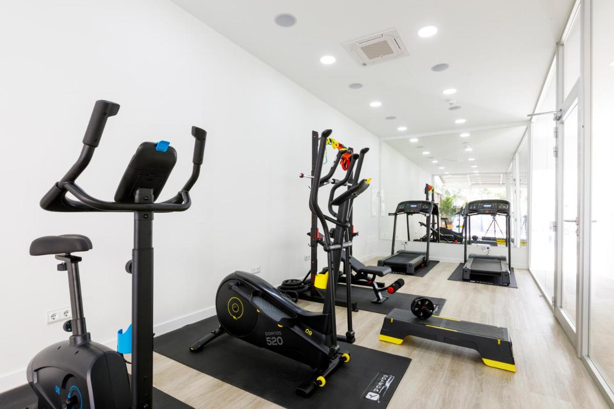 Aparthotel y Hotel Paguera Beach - Housity