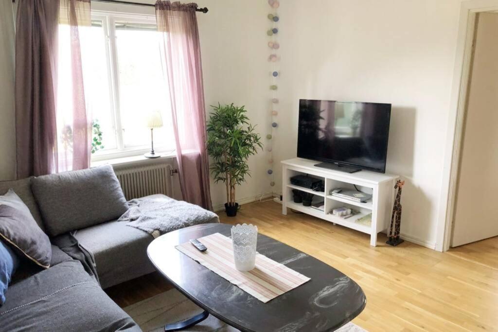 Egen lägenhet i 2-familjshus på landet. - Housity