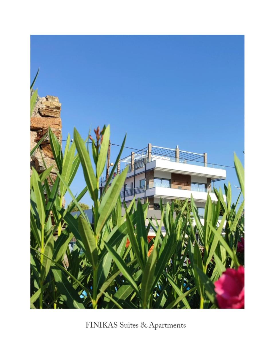 FINIKAS Suites & Apartments 10min from Athens Airport - Housity