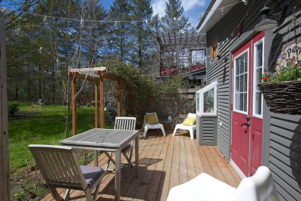Cozy Winter Loft Near Skiing, Eastern Townships - Housity