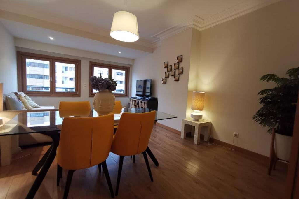 Cozy Purple Telheiras Apartment - Housity