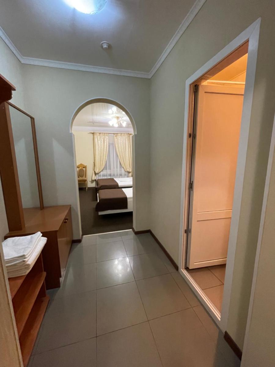 Prestige Hotel - Housity