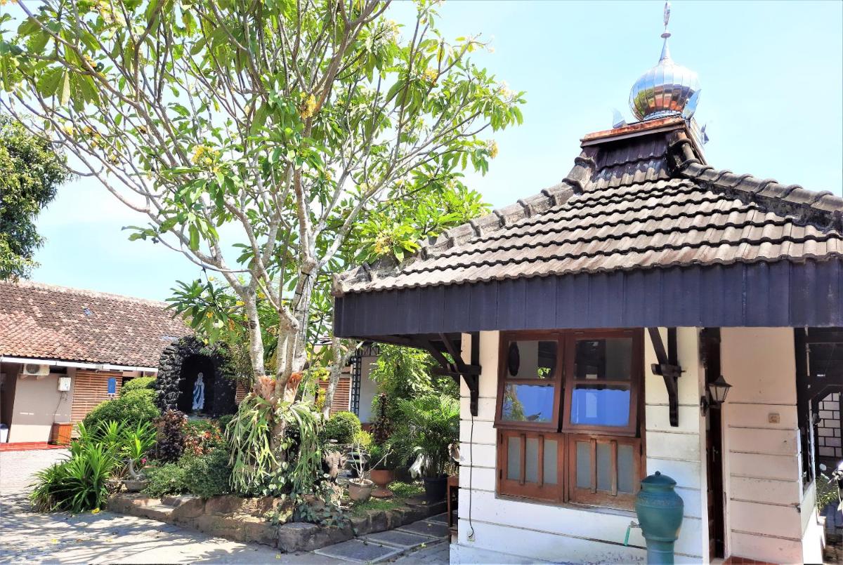 Hotel Perdana - Housity