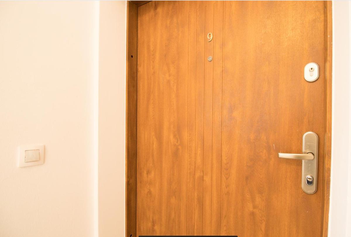 Studio-Apartment between Schoenbrunn & the City Center (09) - Housity