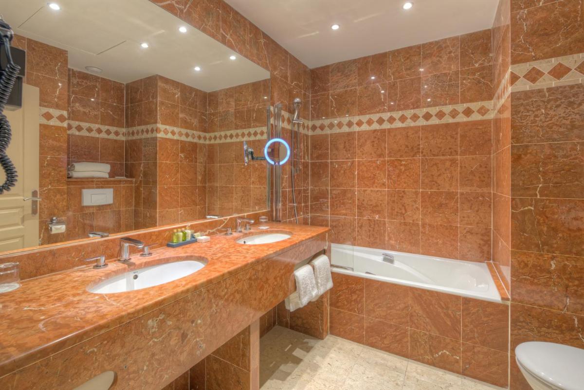 Salle de bains dans l'établissement Westminster Hotel & Spa Nice