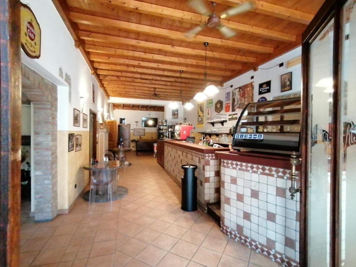 HOTEL FIORE & Fiocchi - Housity