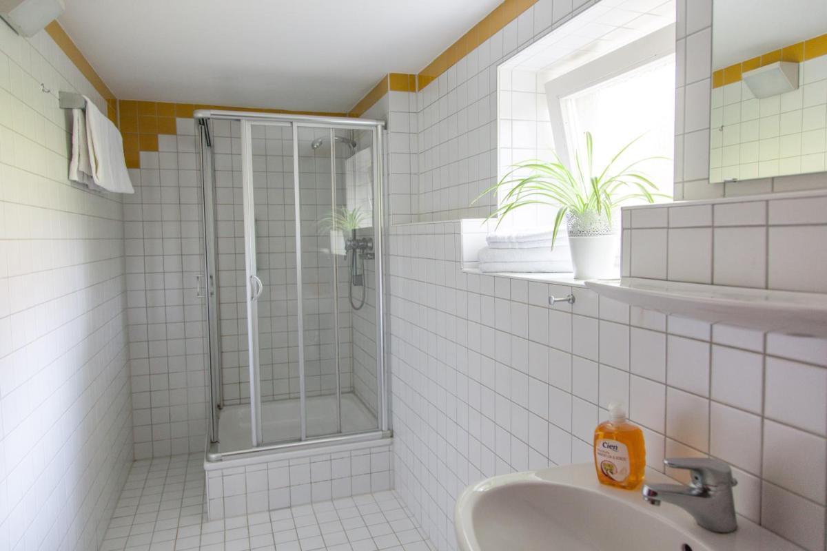 Rotel Inn - Housity