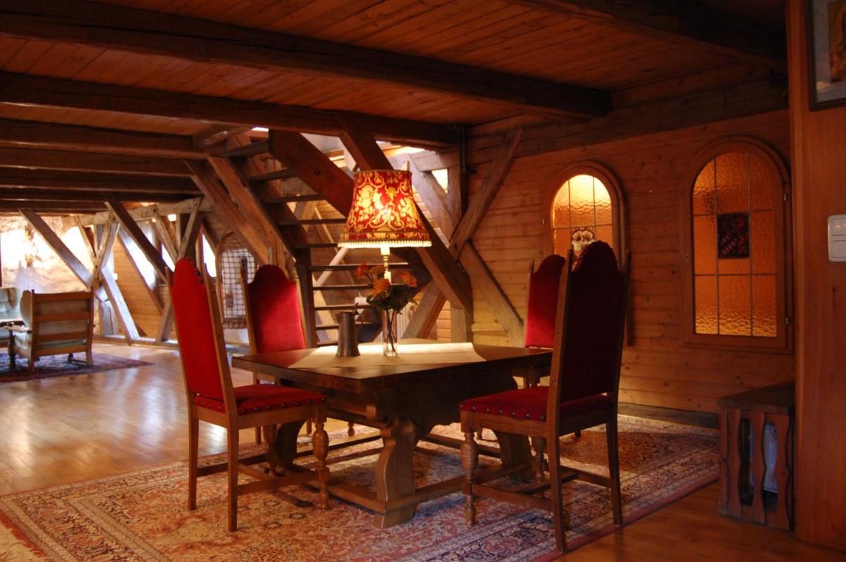 Schloss Egg - Housity