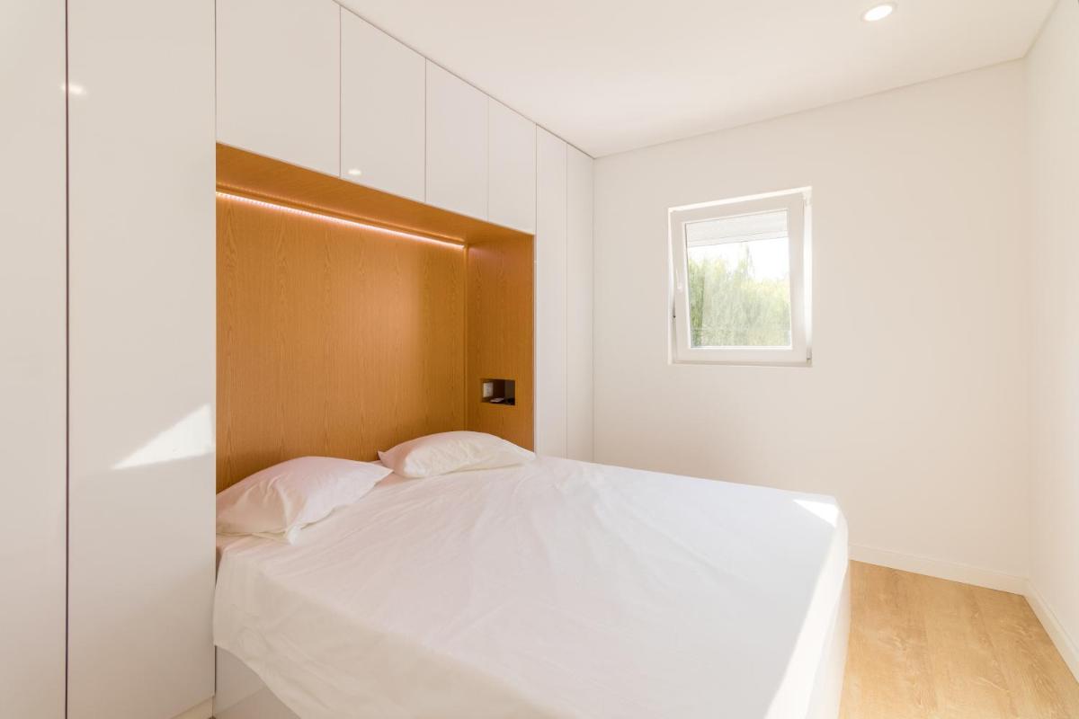 Red House Douro River Marina - Housity