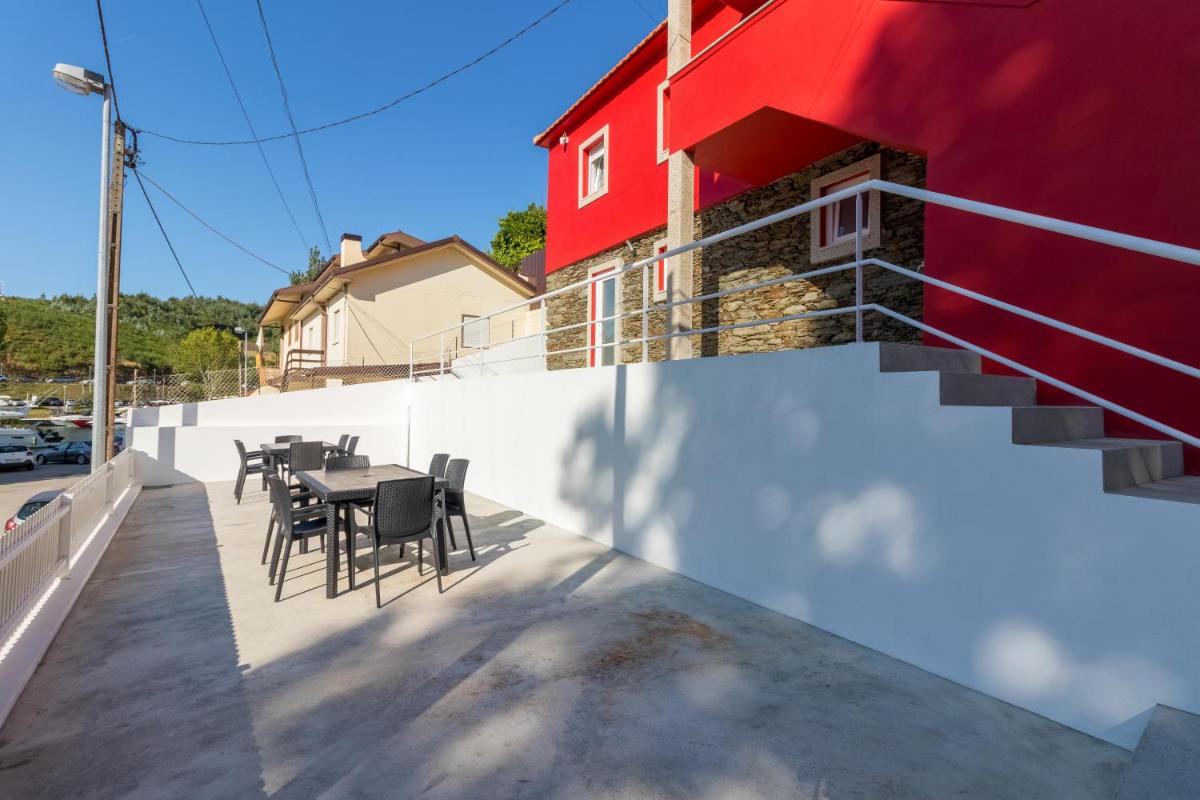 Red House Douro River Marina - Housity