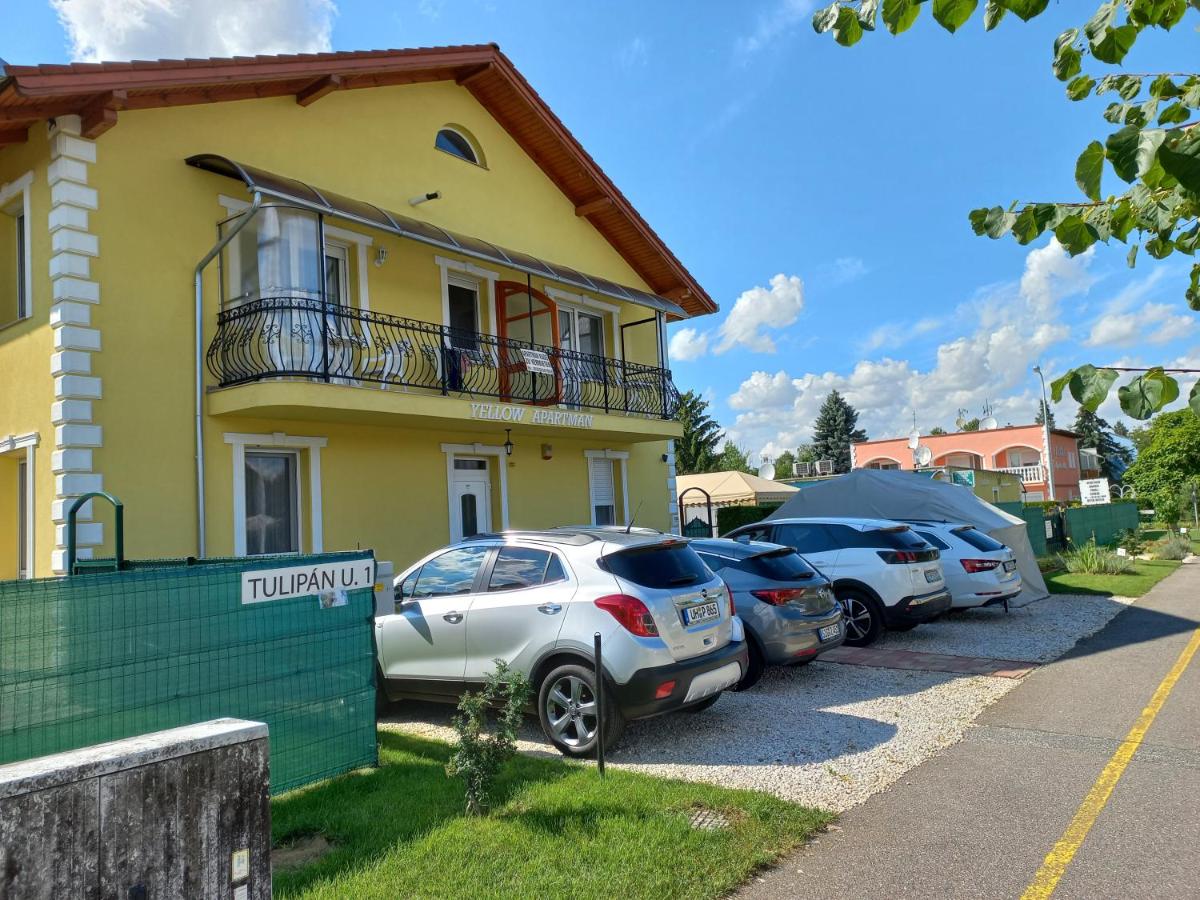 Yellow Apartmanház - Housity