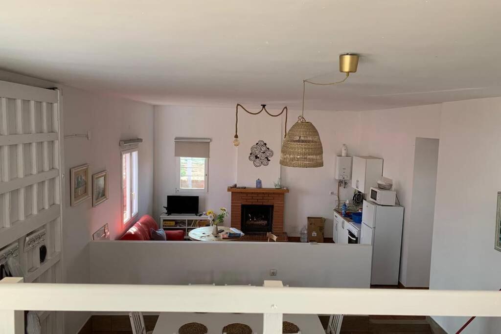 Casita de campo con vistas a una laguna - Housity