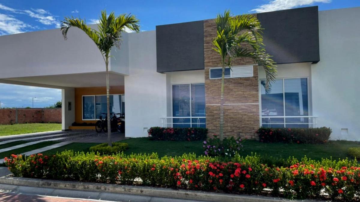 Casa Vacacional con Piscina Privada en Girardot - Housity