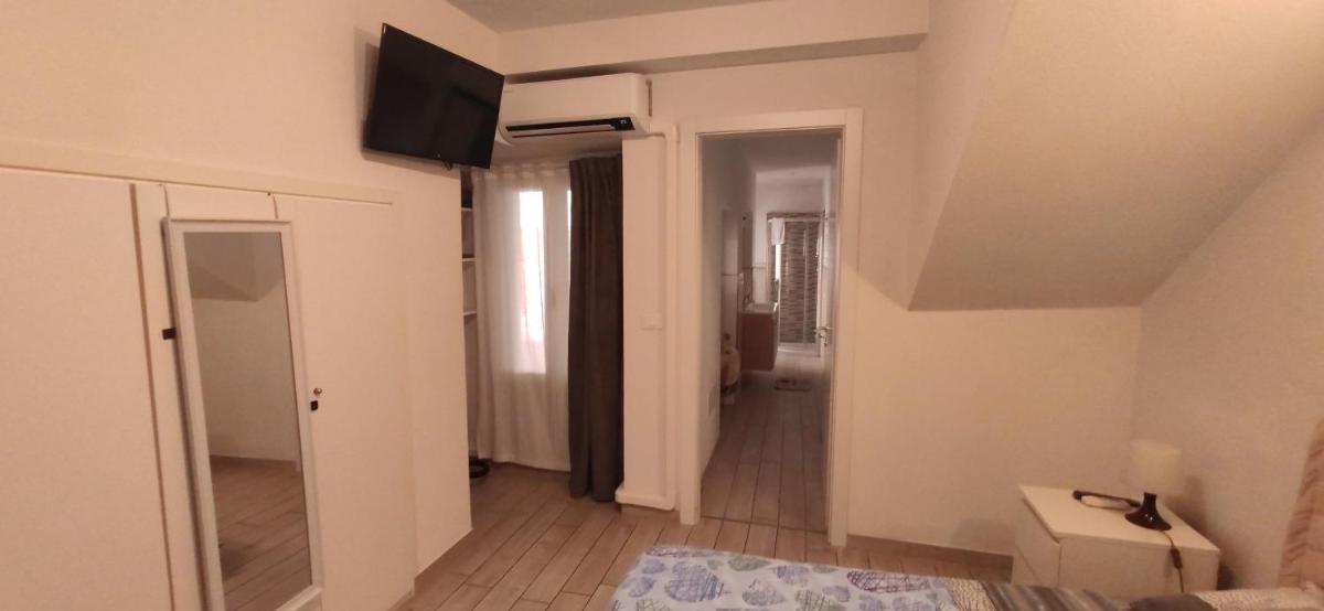 La Casa nel Borgo sul Lago - Housity