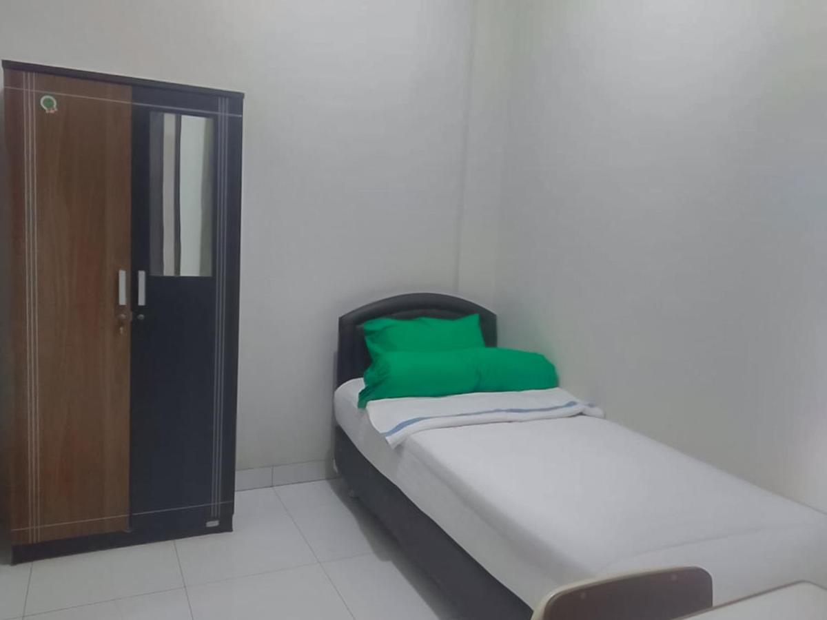 Colombus Residence Karawang Mitra RedDoorz - Housity